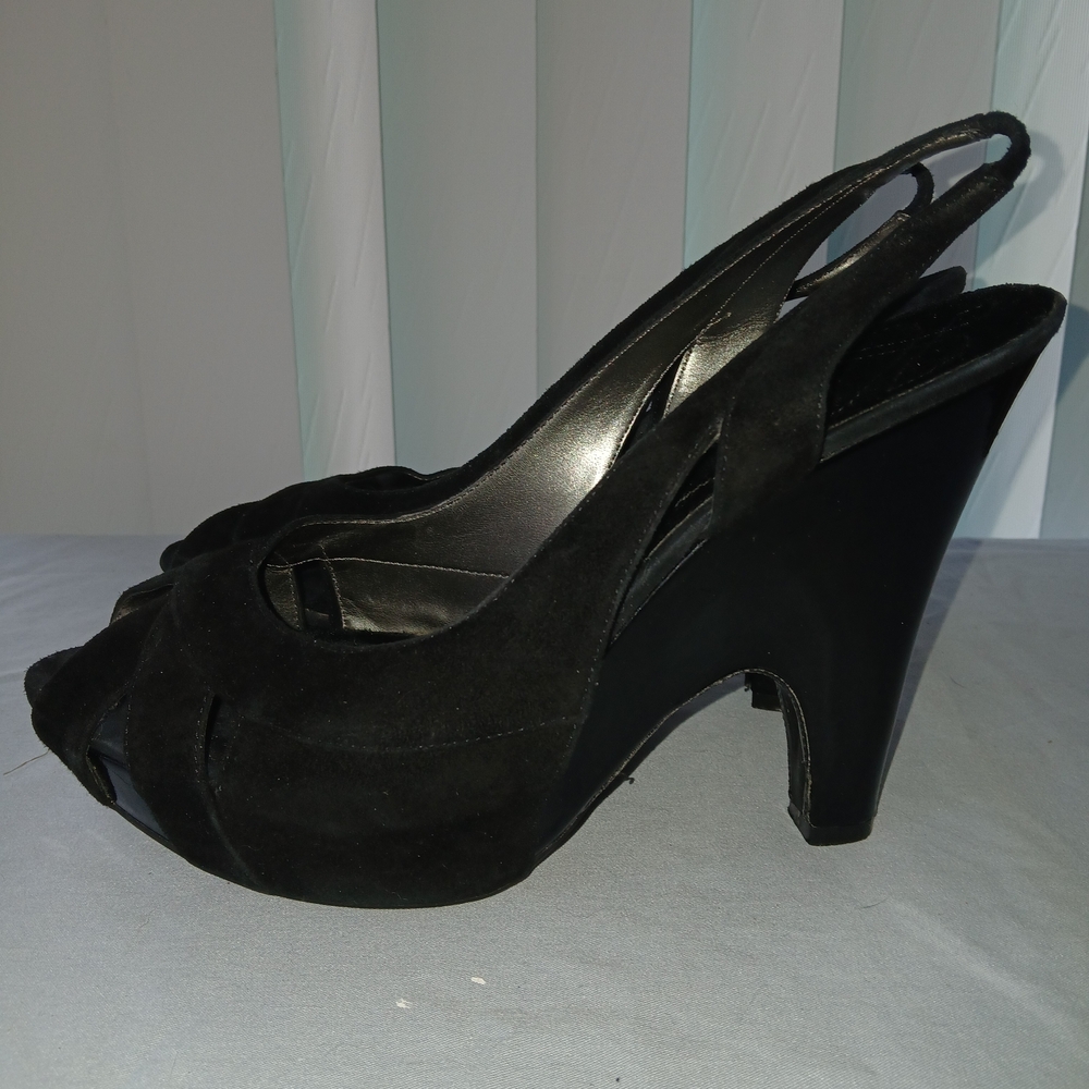 Nine West Elegant Black Peep-Toe Heels